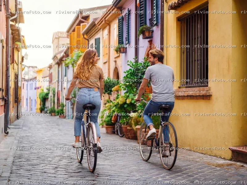 Ciclismo in una via storica del Borgo San Giuliano a Rimini