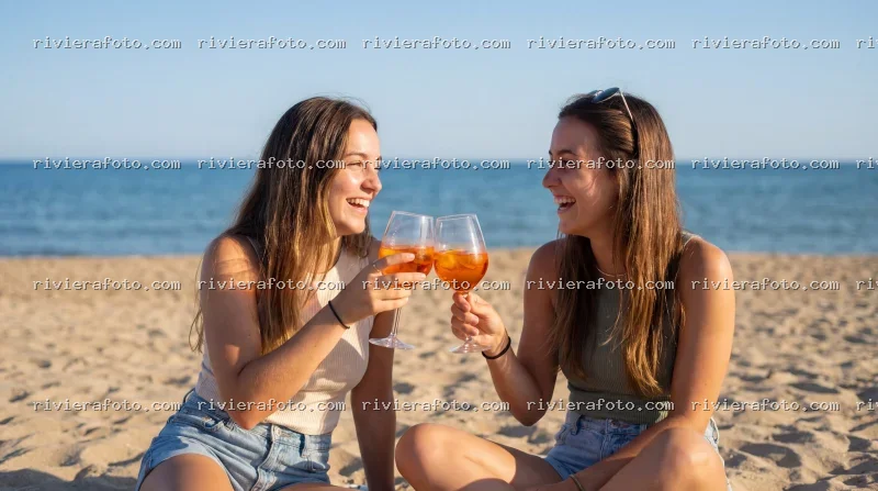 Relax in spiaggia con aperitivo sulla Riviera Romagnola a Rimini