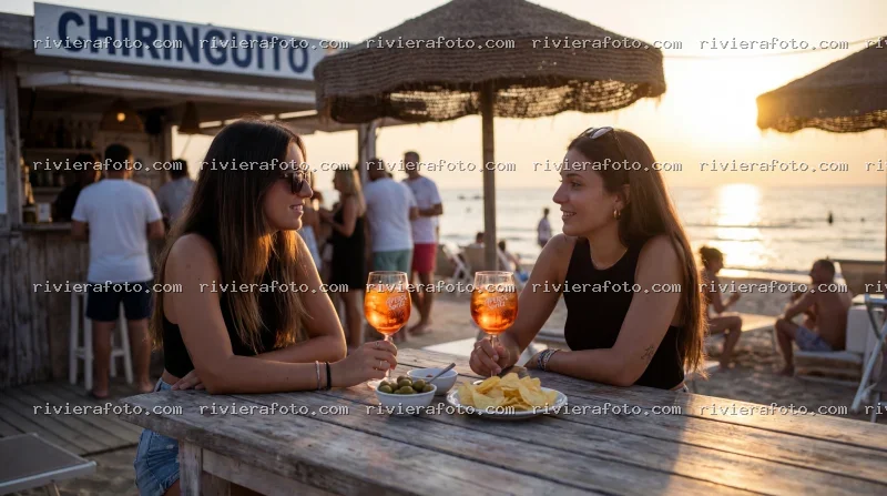 Aperitivo al tramonto in chiringuito sulla Riviera Romagnola