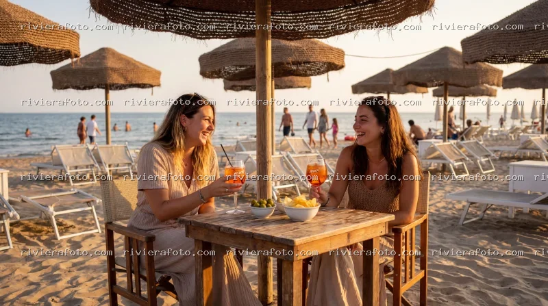Aperitivo al tramonto su una spiaggia della Riviera Romagnola