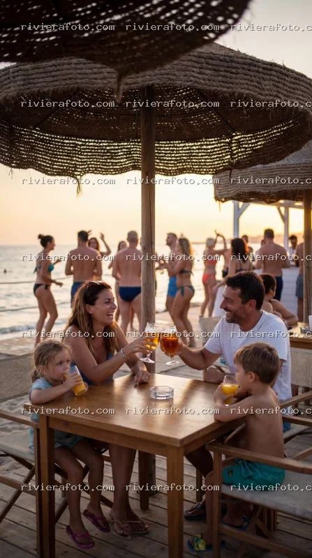 Serata in spiaggia con famiglia al tramonto in Riviera Romagnola