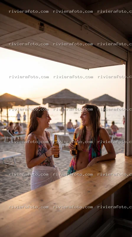 Aperitivo al tramonto in spiaggia sulla Riviera Romagnola