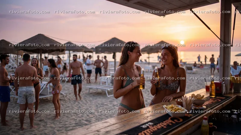 Tramonto e vita da spiaggia sulla Riviera Romagnola